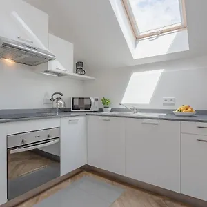 Modern Close To River Appartamento